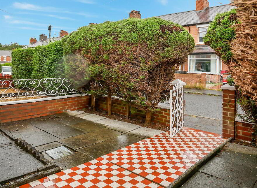 2 Ava Parade, Ormeau, Belfast, BT7 3BU