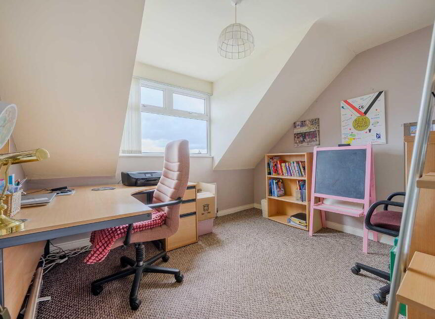 14 Kinwood Court, Bangor, BT19 6WE