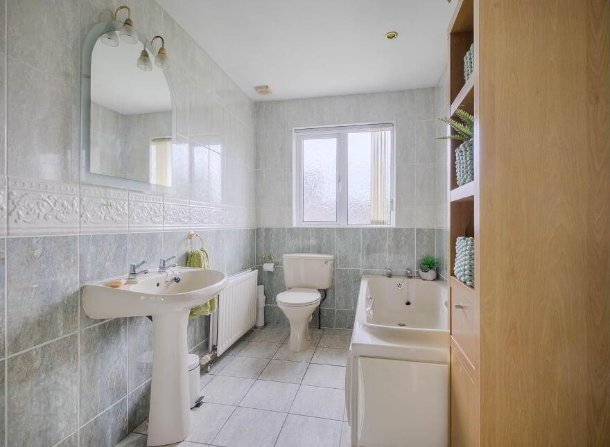 14 Kinwood Court, Bangor, BT19 6WE