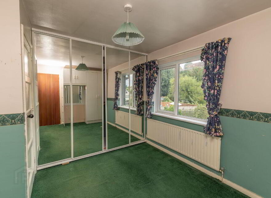 60 Lower Dromore Road, Warrenpoint, Newry, BT34 3LL