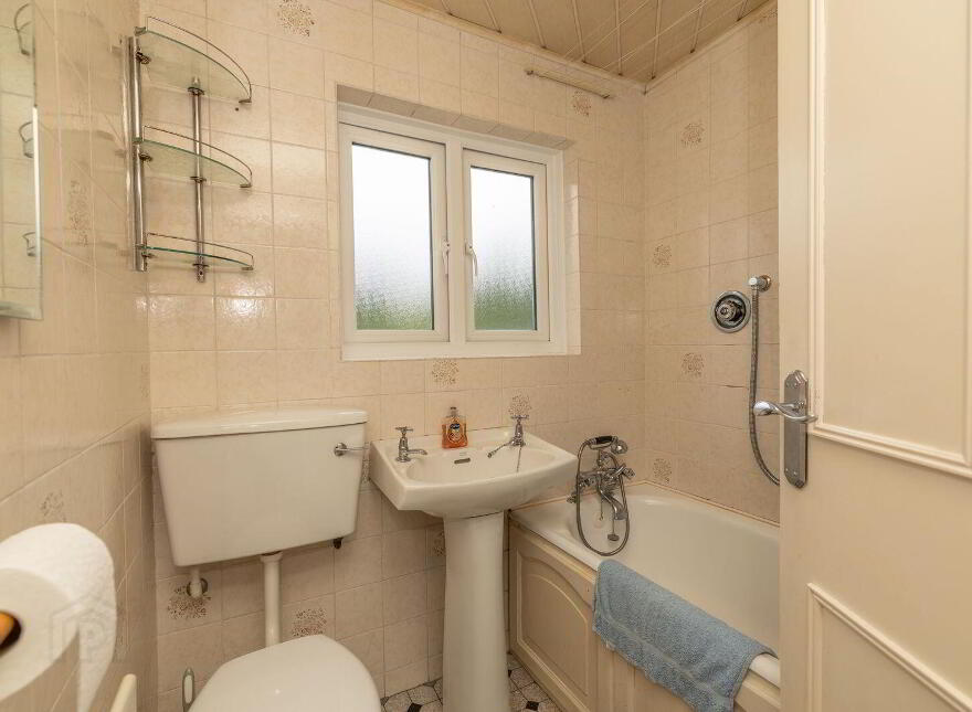 60 Lower Dromore Road, Warrenpoint, Newry, BT34 3LL