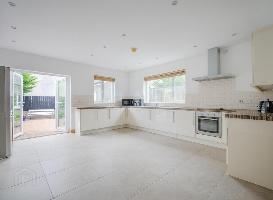 34 Park Avenue, Holywood, BT18 9LS
