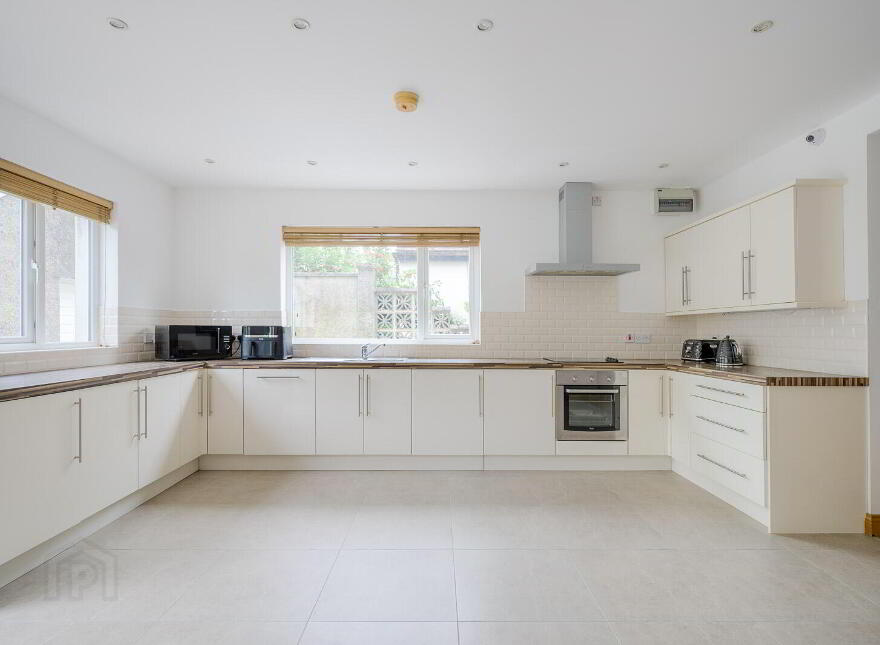 34 Park Avenue, Holywood, BT18 9LS