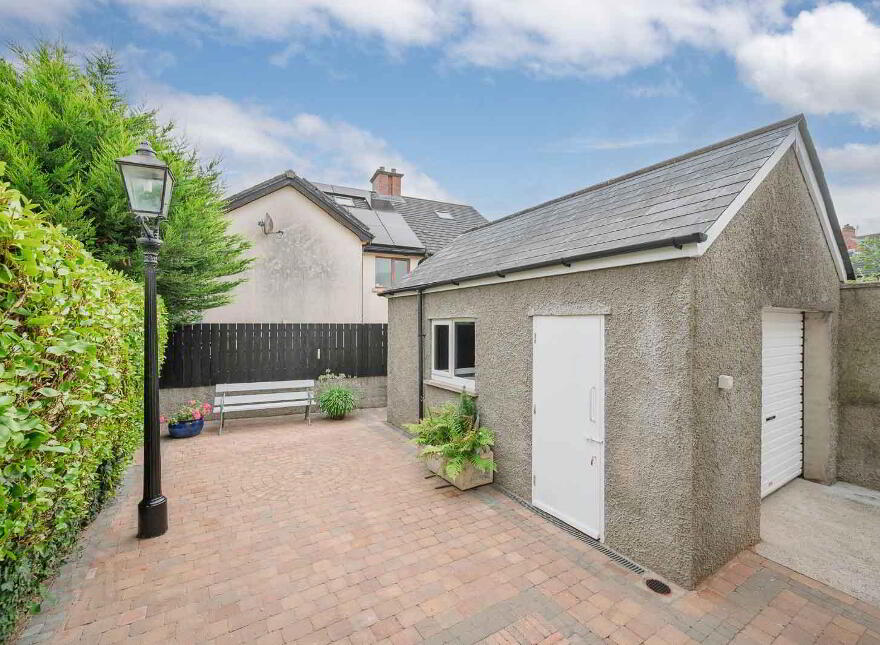 34 Park Avenue, Holywood, BT18 9LS