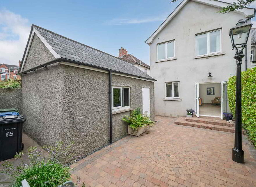 34 Park Avenue, Holywood, BT18 9LS
