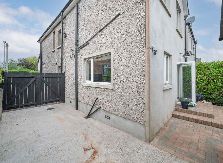 34 Park Avenue, Holywood, BT18 9LS