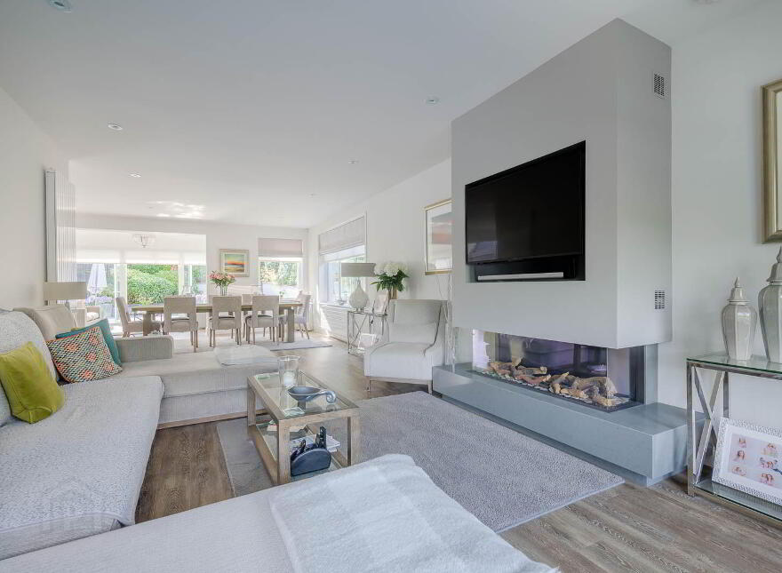 46a Craigdarragh Road, Helens Bay, BT19 1UB