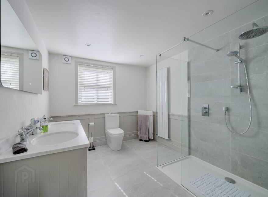 46a Craigdarragh Road, Helens Bay, BT19 1UB