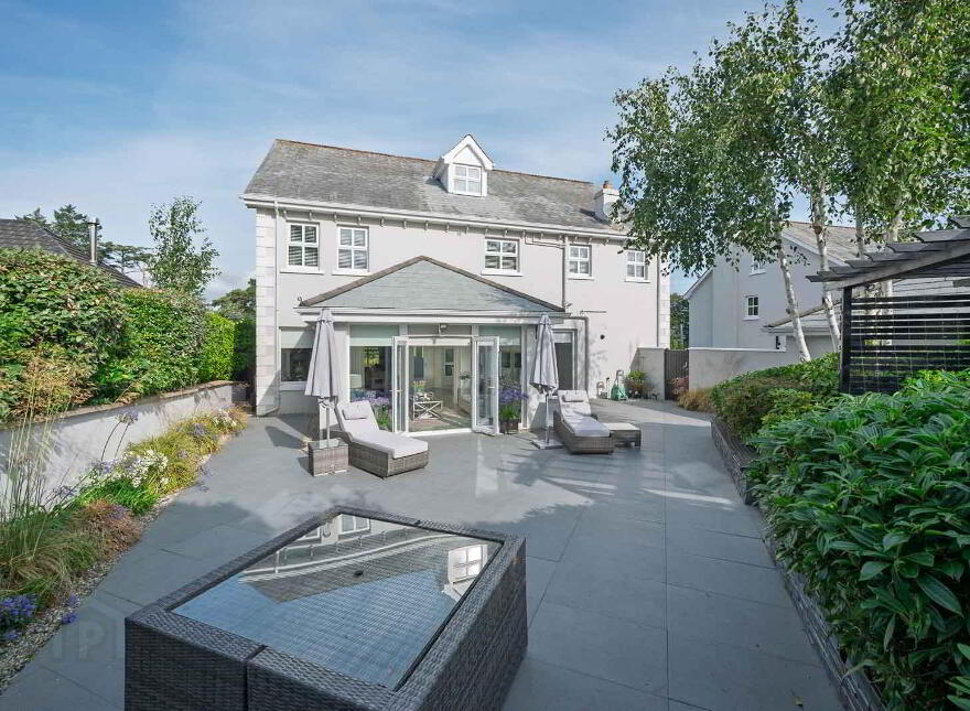 46a Craigdarragh Road, Helens Bay, BT19 1UB