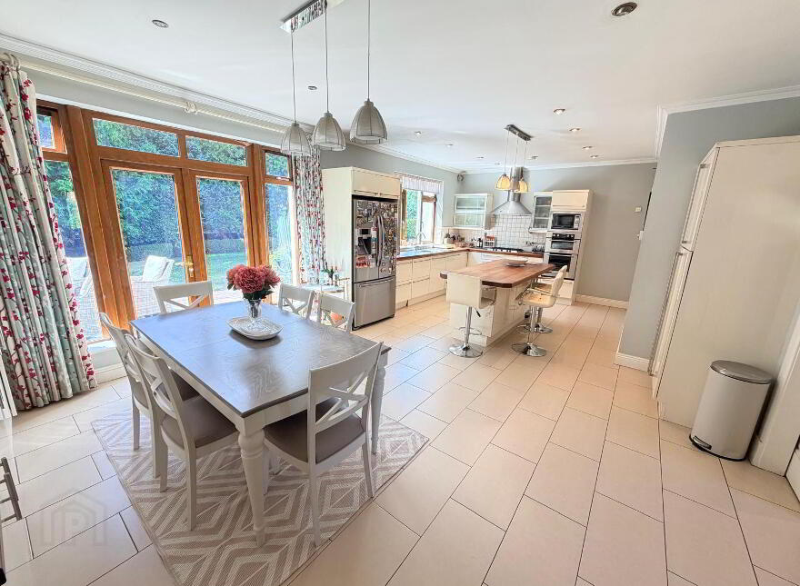 Instow, Riverbank, Douglas, T12Y9V3