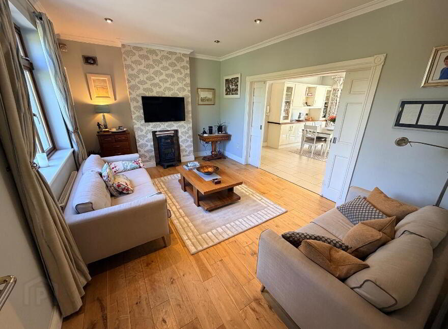 Instow, Riverbank, Douglas, T12Y9V3
