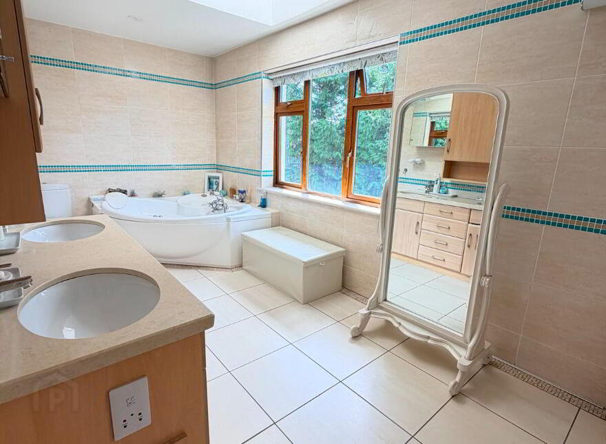 Instow, Riverbank, Douglas, T12Y9V3