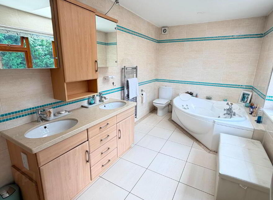 Instow, Riverbank, Douglas, T12Y9V3