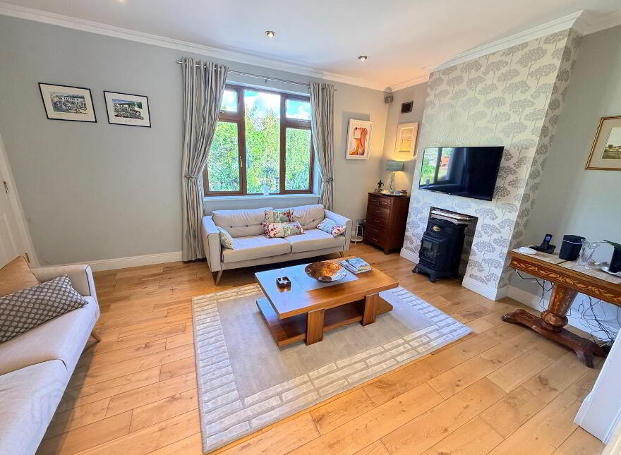 Instow, Riverbank, Douglas, T12Y9V3