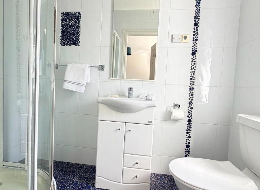 Instow, Riverbank, Douglas, T12Y9V3