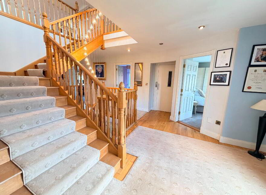 Instow, Riverbank, Douglas, T12Y9V3