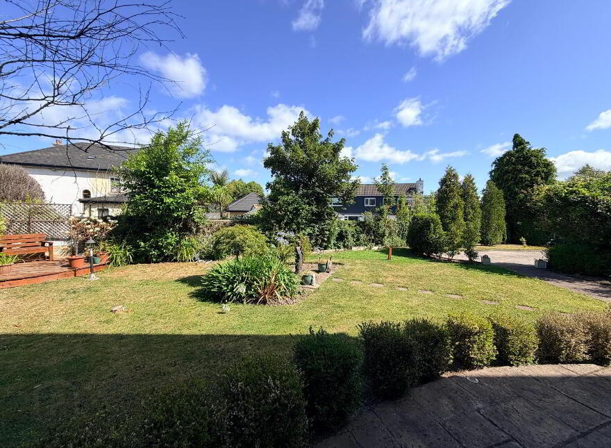 Instow, Riverbank, Douglas, T12Y9V3