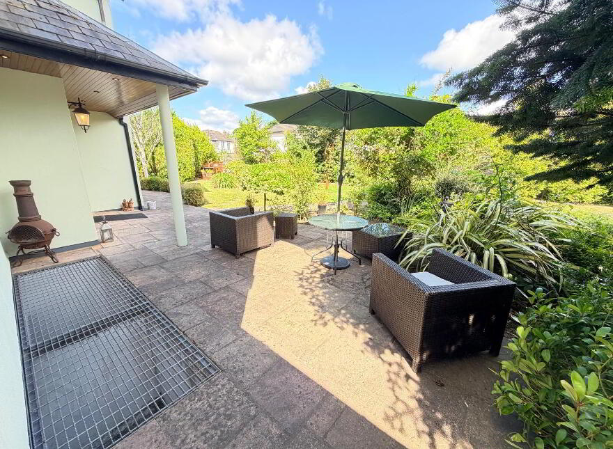 Instow, Riverbank, Douglas, T12Y9V3