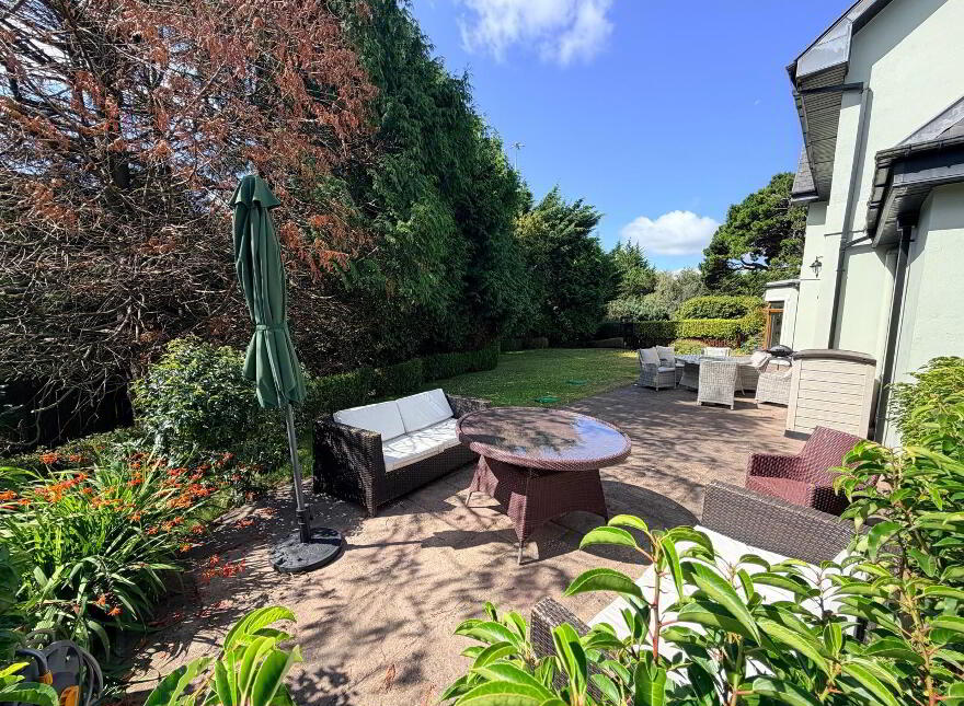 Instow, Riverbank, Douglas, T12Y9V3