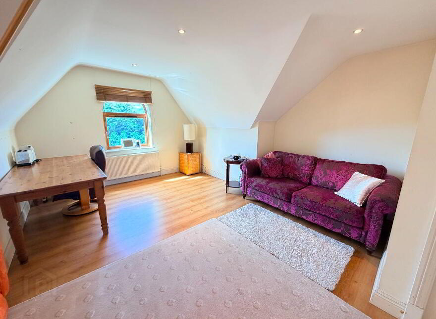 Instow, Riverbank, Douglas, T12Y9V3