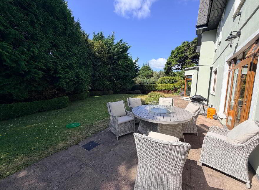 Instow, Riverbank, Douglas, T12Y9V3