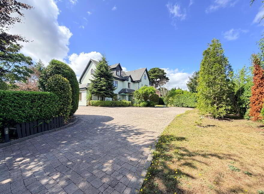 Instow, Riverbank, Douglas, T12Y9V3