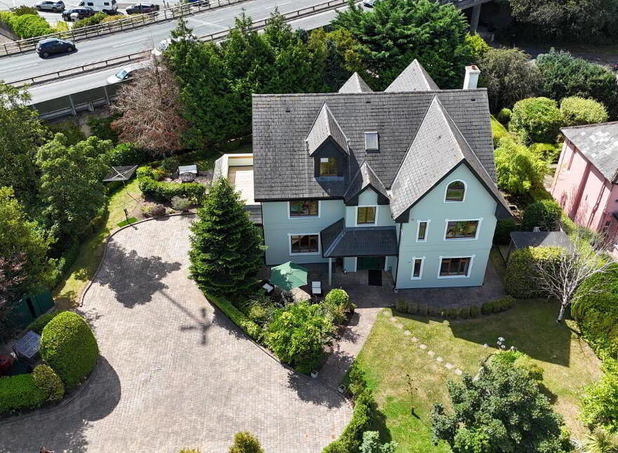 Instow, Riverbank, Douglas, T12Y9V3