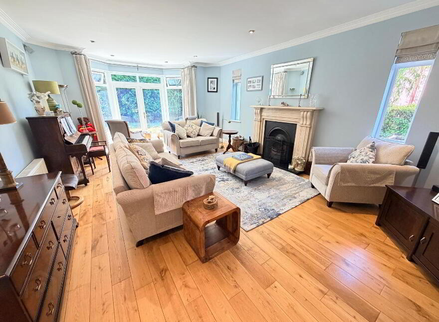 Instow, Riverbank, Douglas, T12Y9V3