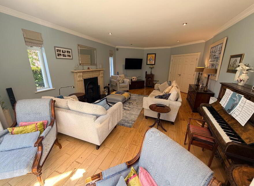 Instow, Riverbank, Douglas, T12Y9V3