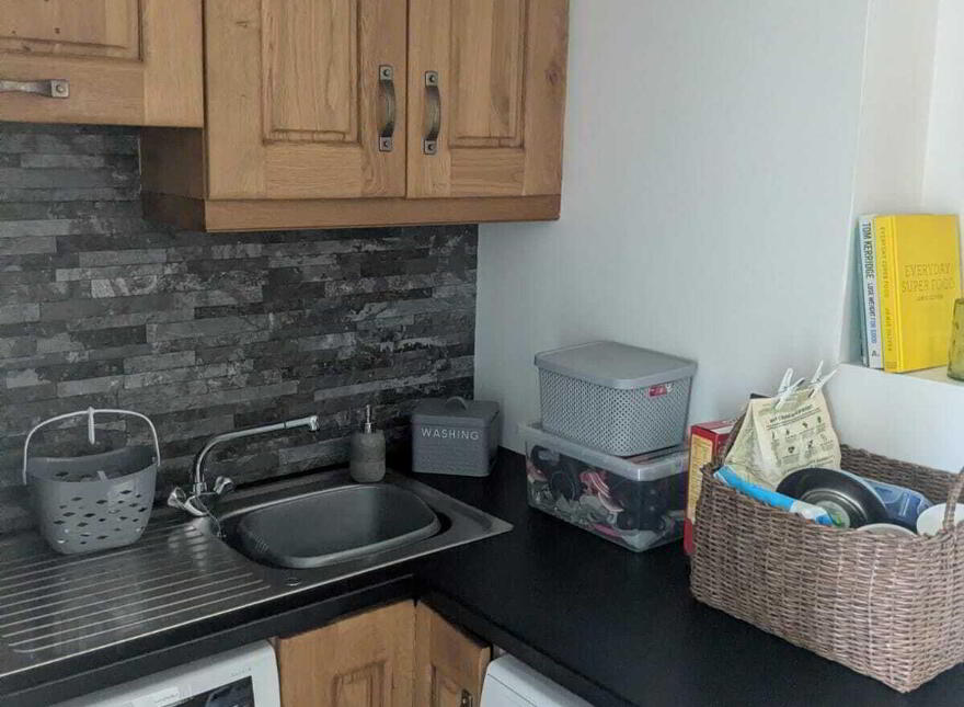 27 Barr Crescent, Newry, BT34 1SL