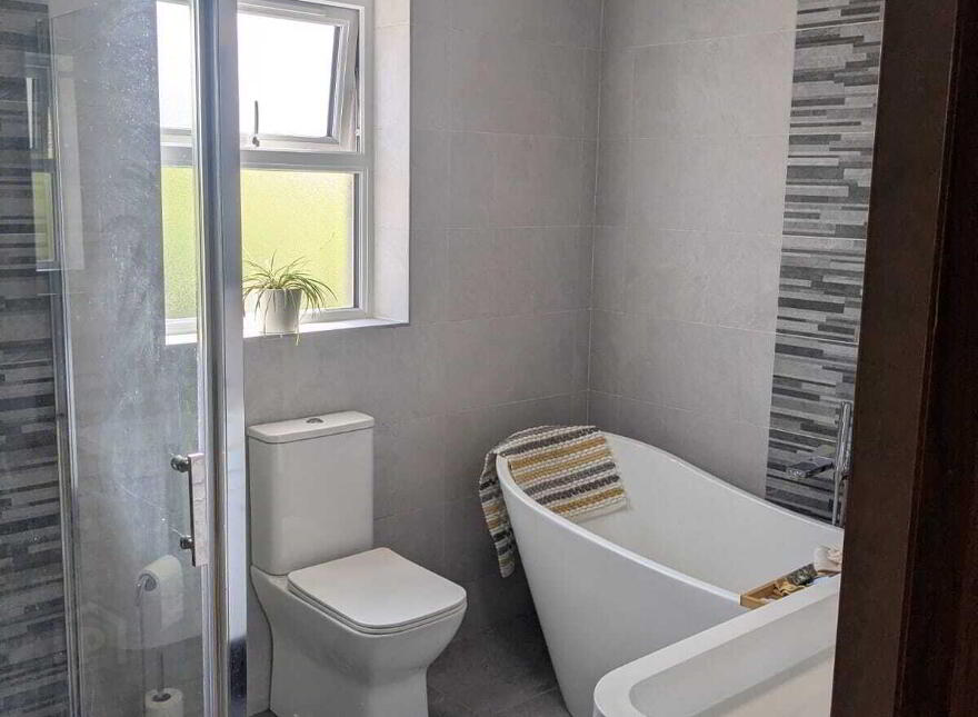 27 Barr Crescent, Newry, BT34 1SL