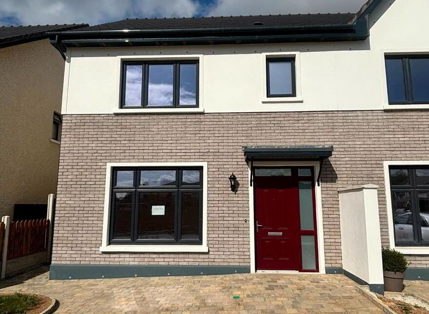 2 Heather Grove, Janeville, Carrigaline, P43YV00 photo