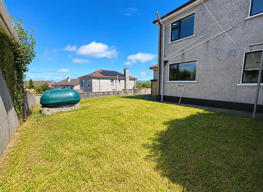 2 Heather View, Tonaphubble, Carraroe, F91P2T1