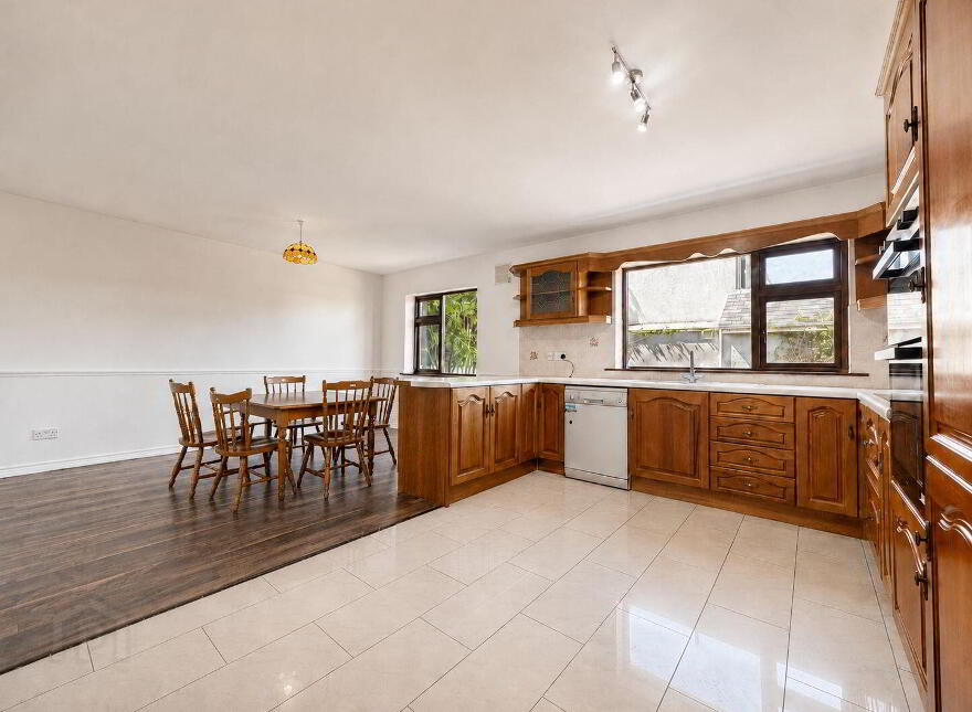 2 Heather View, Tonaphubble, Carraroe, F91P2T1