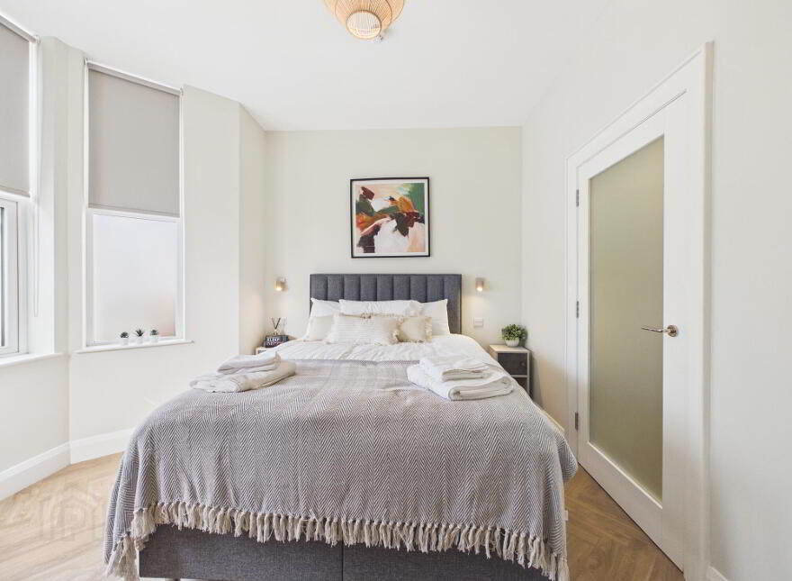 Room 1 The Ashley Collection, Ashley Avenue, Belfast, BT9 7BT