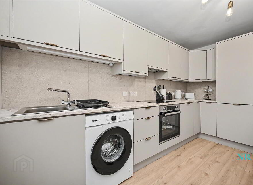 Apt 1, 21 University Avenue, Belfast, BT7 1GX