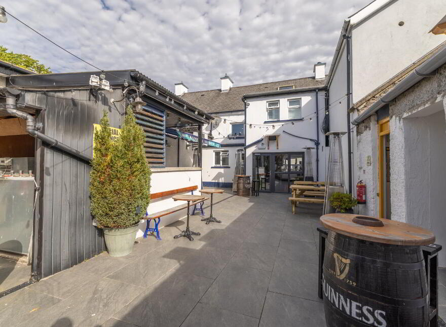 Lowry's Clonduff Bar, 29 Main Street, Hilltown, Newry, BT34 5UJ