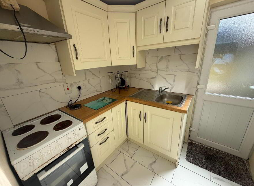23 Dublin Street, Blackpool, T23C3V7