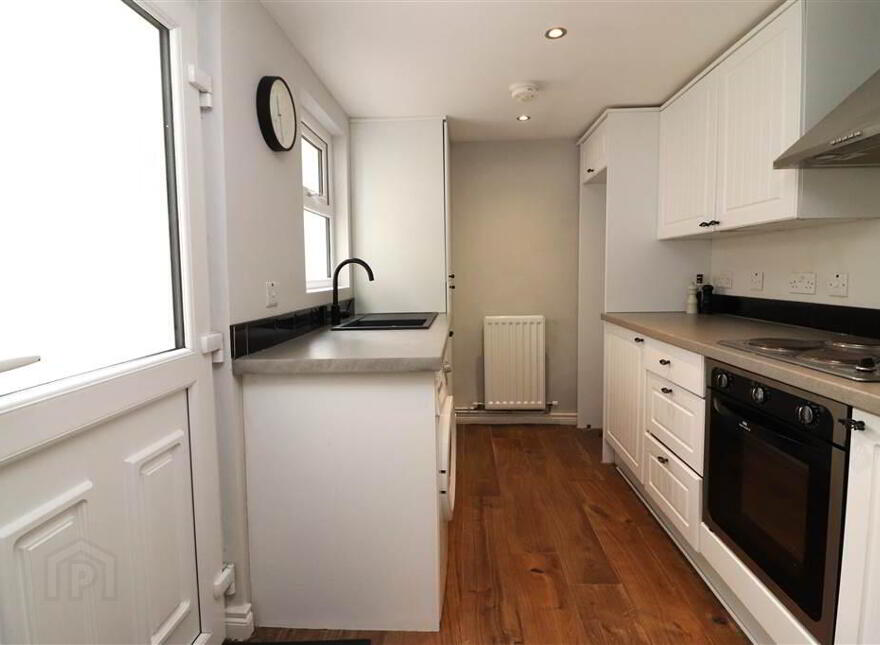 10 Saintfield Road, Lisburn, BT27 5BD