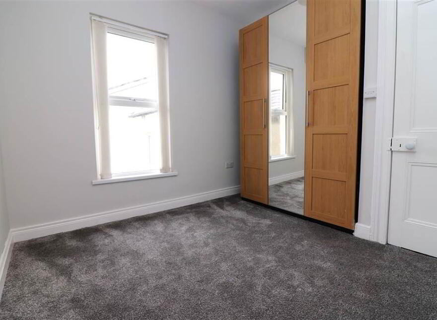 10 Saintfield Road, Lisburn, BT27 5BD