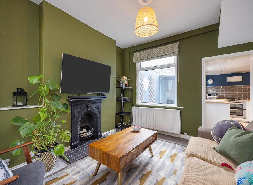 24 Sintonville Avenue, Belfast, BT5 5DG