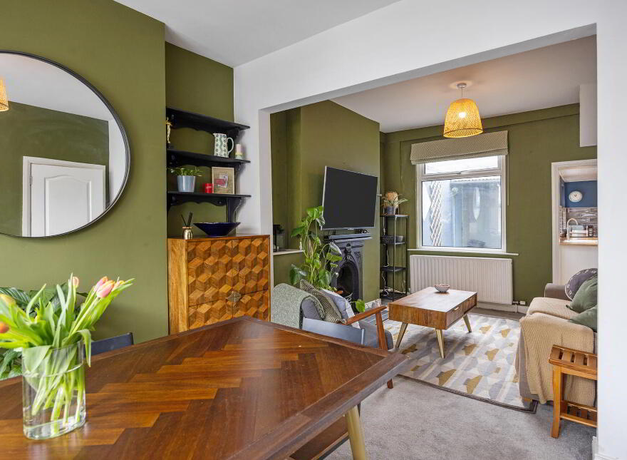 24 Sintonville Avenue, Belfast, BT5 5DG