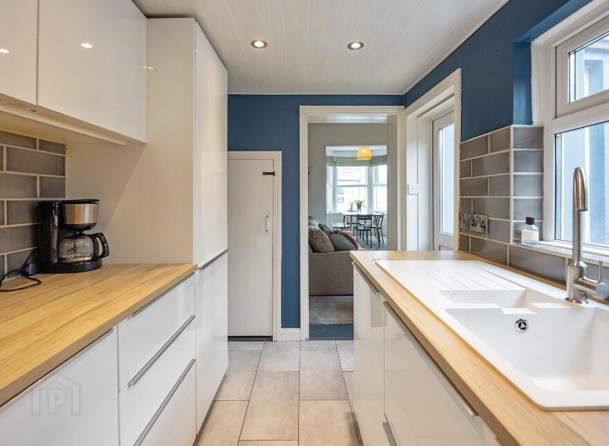 24 Sintonville Avenue, Belfast, BT5 5DG