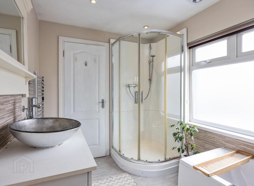 24 Sintonville Avenue, Belfast, BT5 5DG
