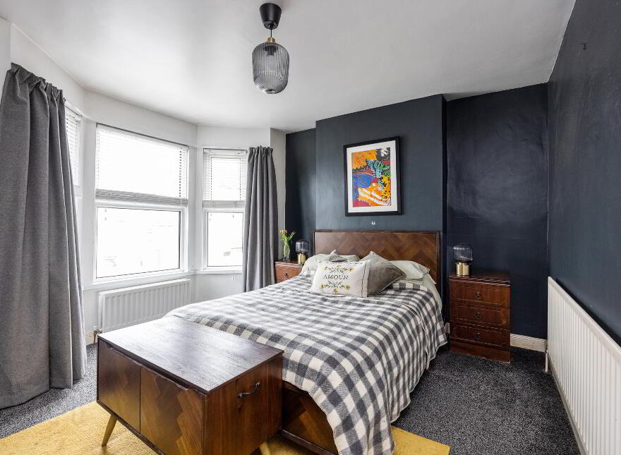 24 Sintonville Avenue, Belfast, BT5 5DG