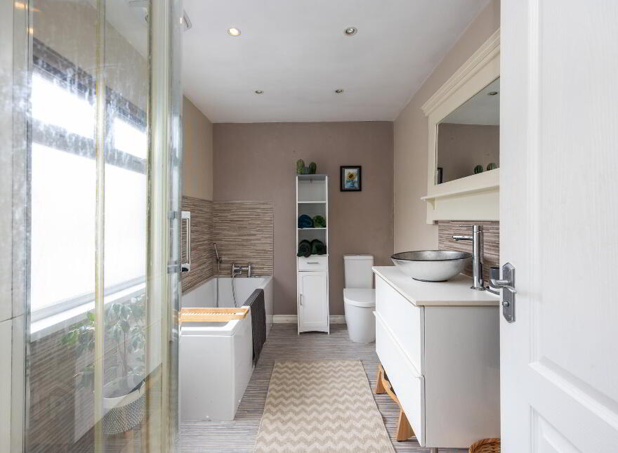 24 Sintonville Avenue, Belfast, BT5 5DG