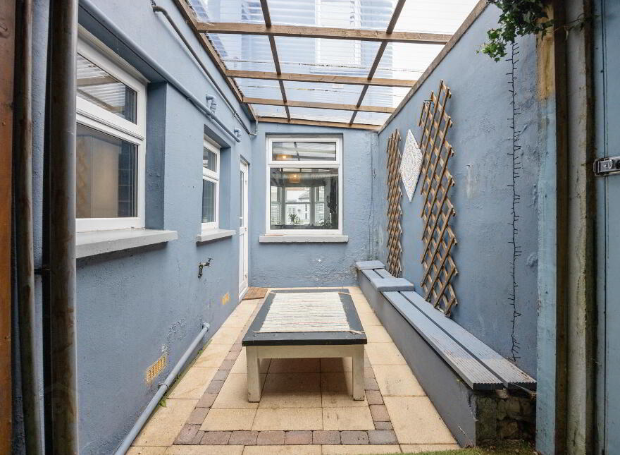 24 Sintonville Avenue, Belfast, BT5 5DG