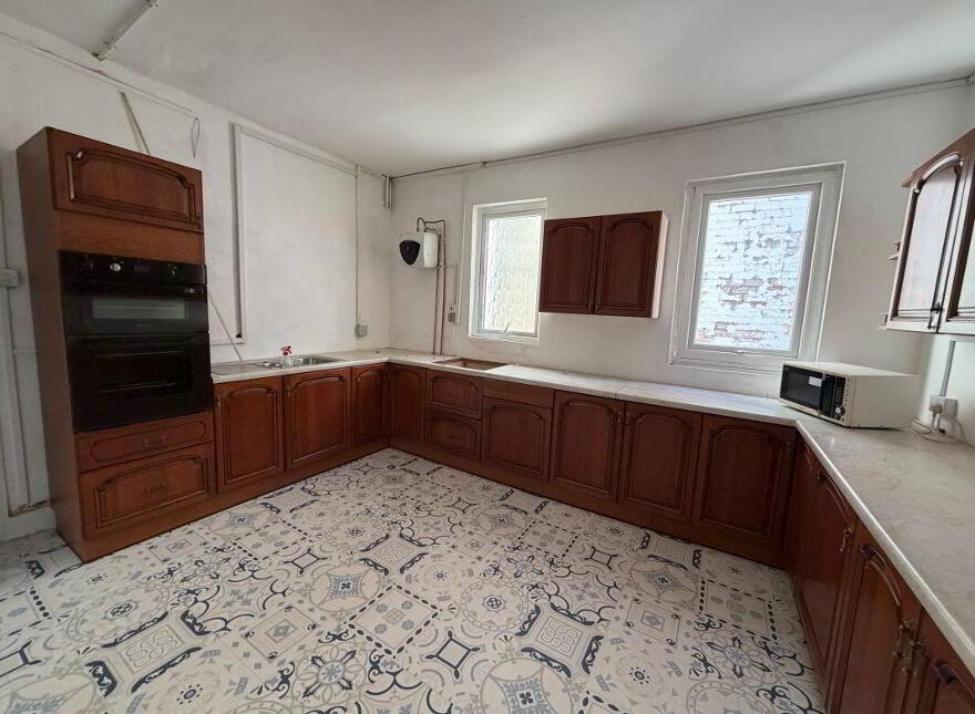 (Lot 9) 135 University Street, Belfast, BT7 1HP