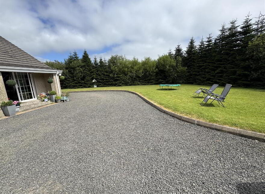 15 Lisnahilt Road, Broughshane, Ballymena, BT42 4QT