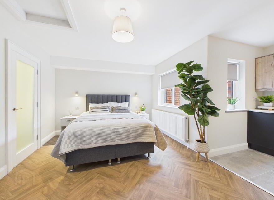 Room 3 The Ashley Collection, Ashley Avenue, Belfast, BT9 7BT
